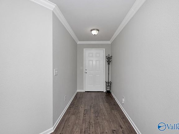 3rd image of 103 Coach Glen Ln