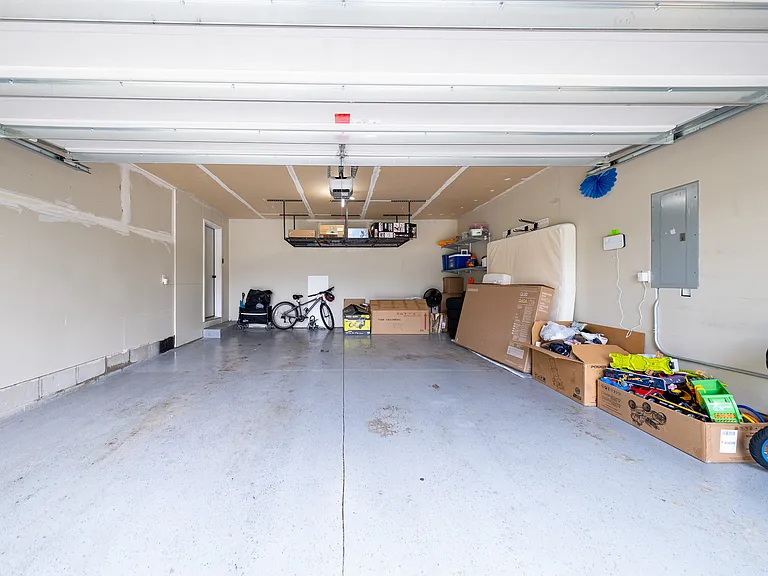 1635 Breton St — Photo 32