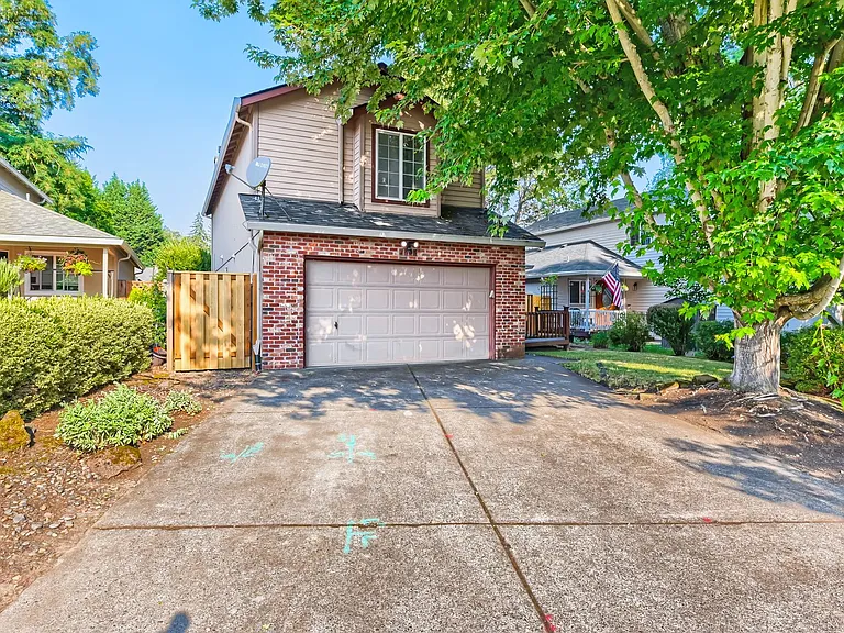 4605 SW 164th Ter — Photo 2