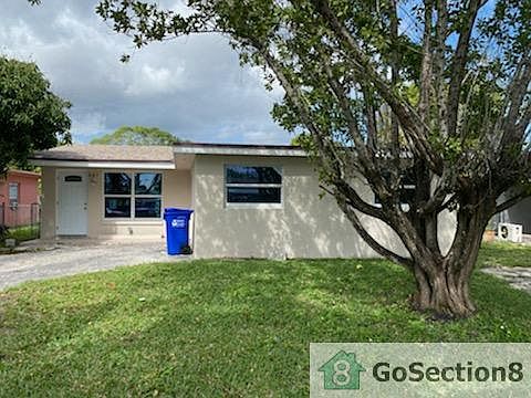 3rd image of 641 NW 20th Ct
