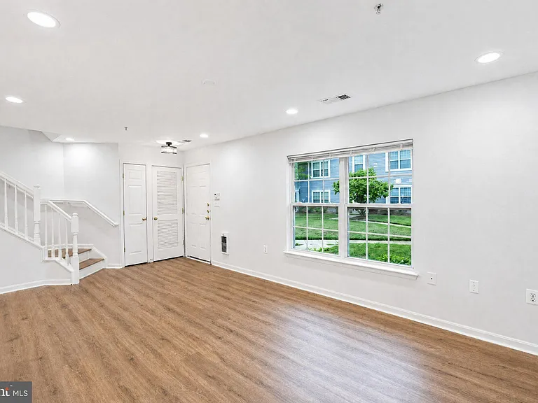 43577 Patching Pond Sq — Photo 8