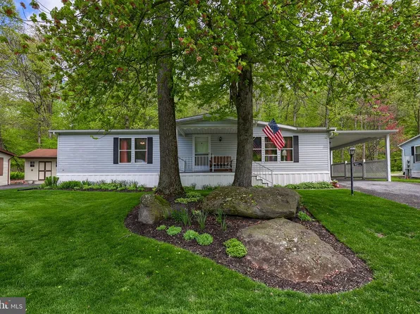 36 Maple Ave, Manheim, PA 17545
