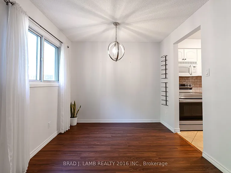 405 Hyacinthe Blvd #Townhouse 12 — Photo 7