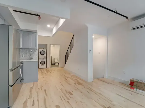 176 Bayard Street image 2 of 10