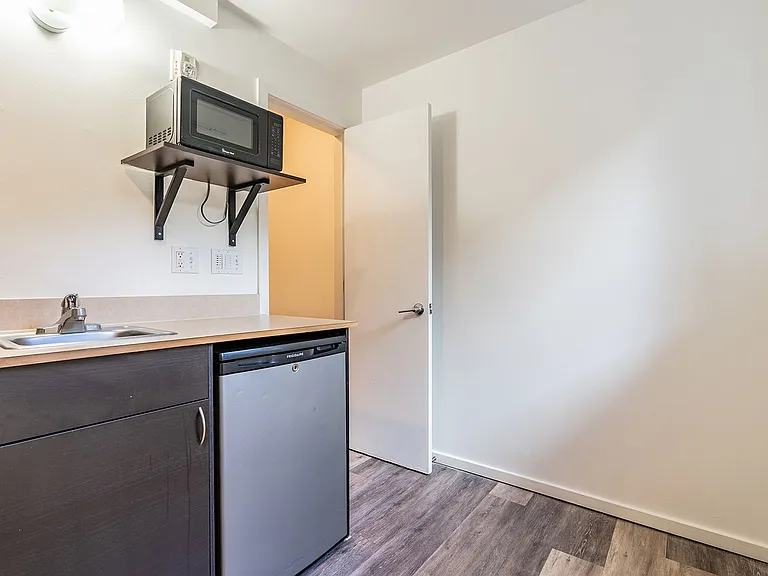 OneOne6 Apartments — Photo 21