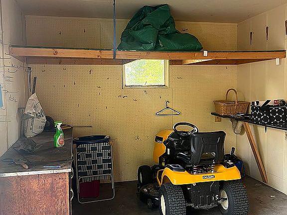 Shop area with storage 