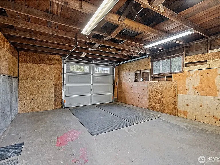 7223 S 120th St — Photo 16