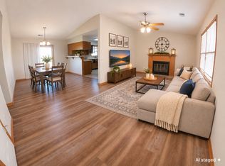 900 Davis Dr, Manhattan, KS 66502