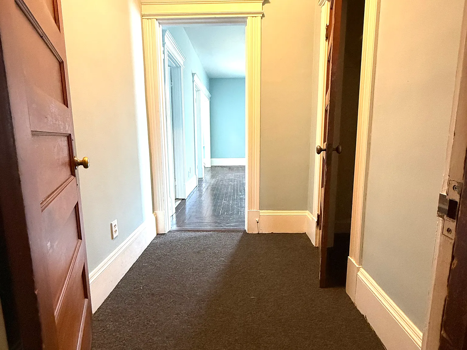 1 bed, 750 sqft, $1,350 — Photo 2
