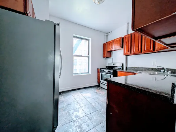 436 Eastern Parkway image 12 of 12