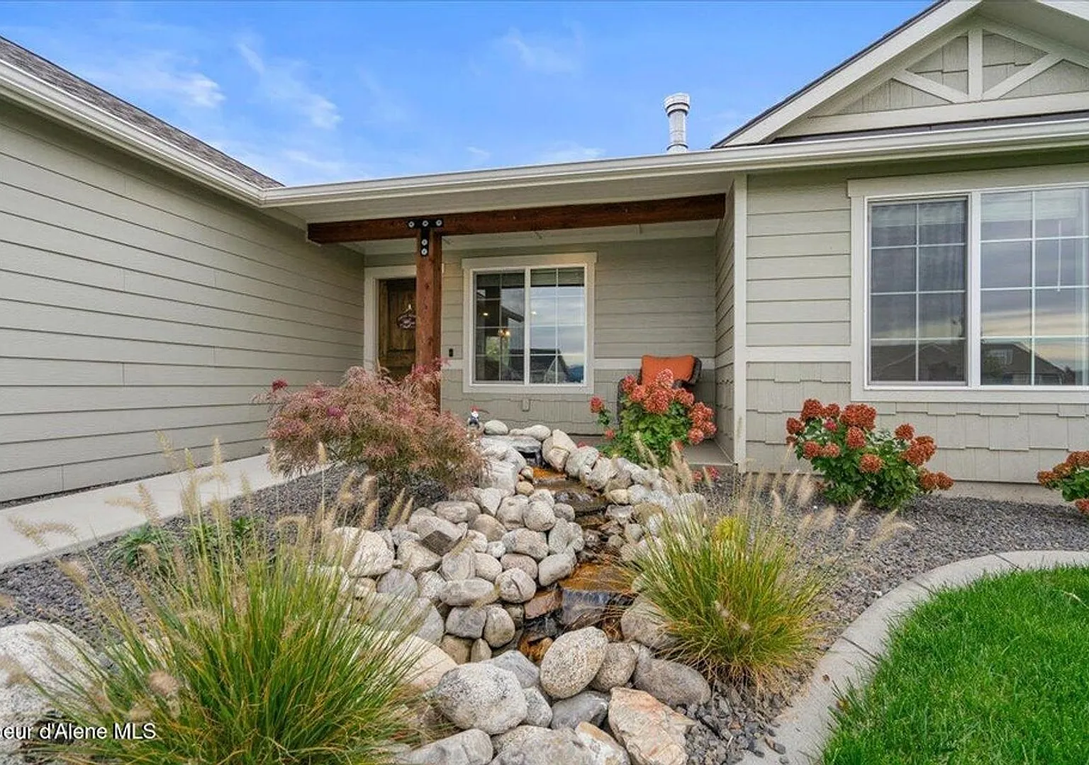 Beautiful home in Post Falls — Photo 2