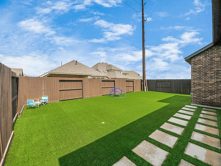 10410 Carina Cloud Ln — Photo 4