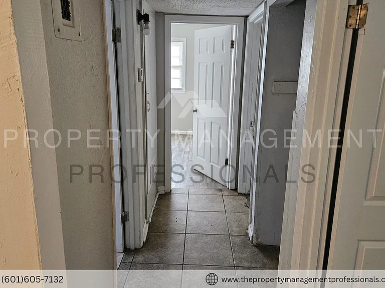 1324 Marydale Dr — Photo 13