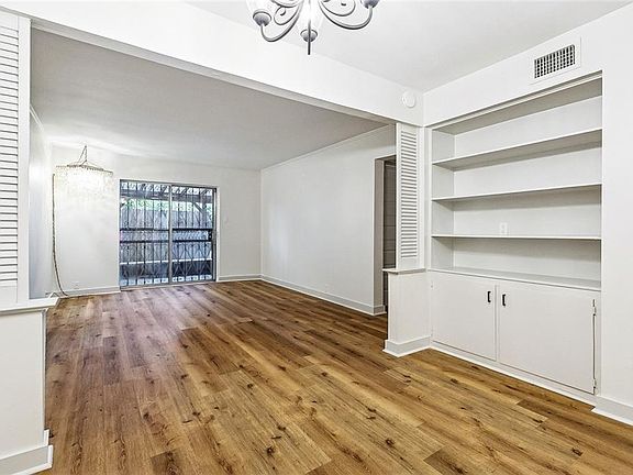 3rd image of 3320 N Arnoult Rd APT 122