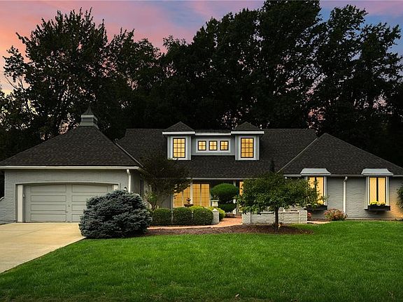 2nd image of 8220 Rosewood Ln