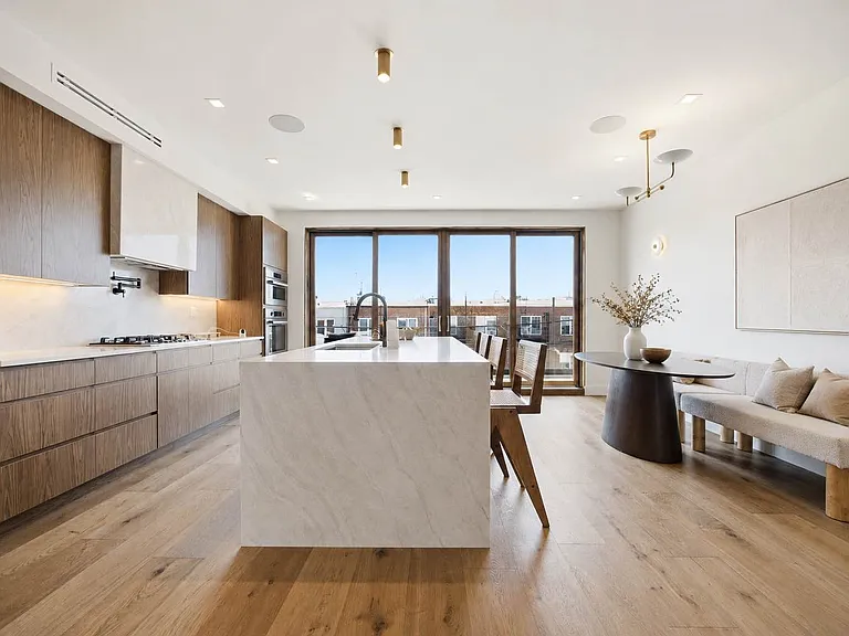 21-17 38th St #PENTHOUSE — Photo 12