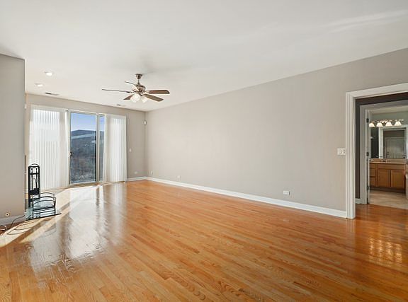 3rd image of 5250 N Lincoln Ave APT 3A