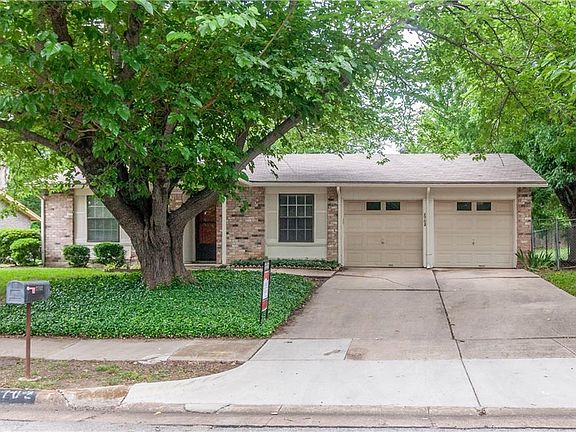 3rd image of 2702 Ozark Dr