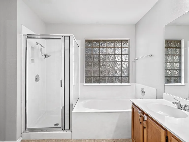 1514 Royce Ln — Photo 14