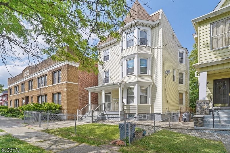 1st image of 29 Park Ave