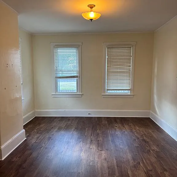 446 W Broad St — Photo 5