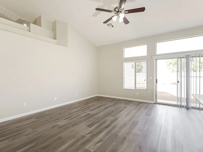 6180 Bruma Ave — Photo 10