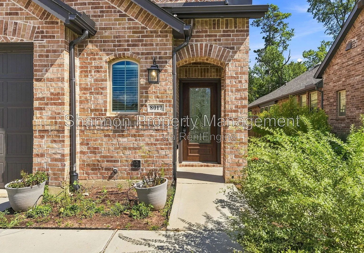 5 bed, 2.5 bath, 2632 sqft, $3,100 — Photo 3