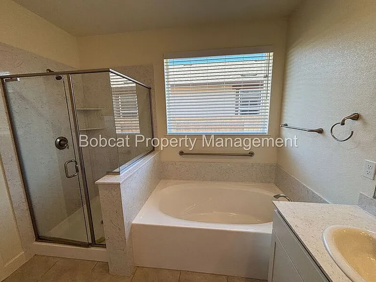 1097 Dapple Dr — Photo 35