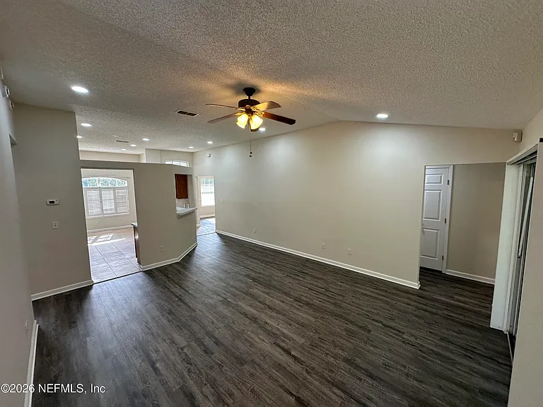 8189 Tessa Ter E — Photo 13