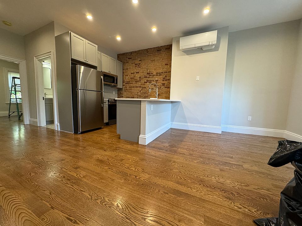 1st image of 15 Worthington St #3