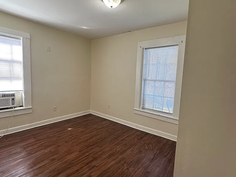 407 Moir St #4 — Photo 5