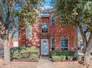 211 Patriot Ln, Euless, TX 76040