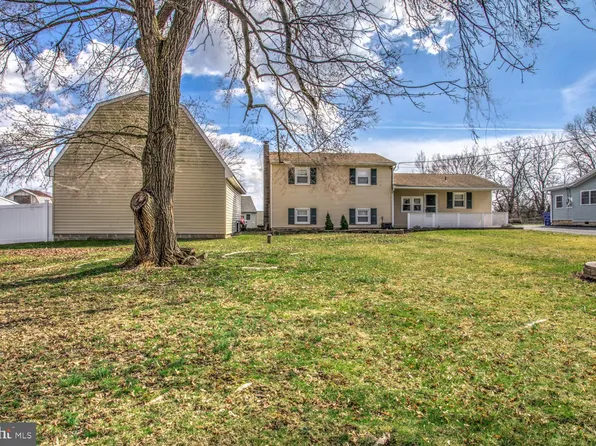 905 & 909 Mount Gretna Rd, Elizabethtown, PA 17022