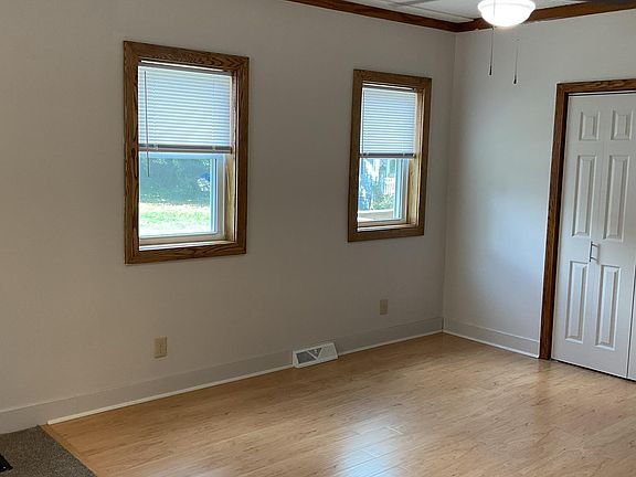 5th image of 832 W 2nd St #1