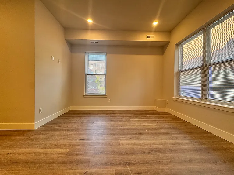 5222-24 Chester Ave #10 — Photo 8