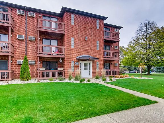 3rd image of 1160 Cedar St APT 3B
