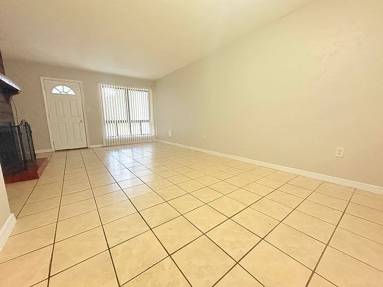 1007 Sutor Rd #D — Photo 3