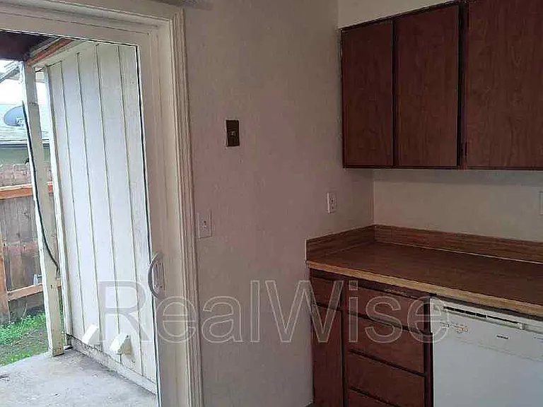 104 NW Mercy Hills Dr — Photo 10