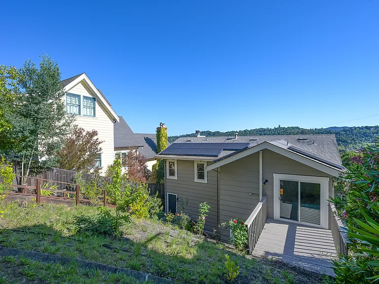 324 Laurel Pl — Photo 32