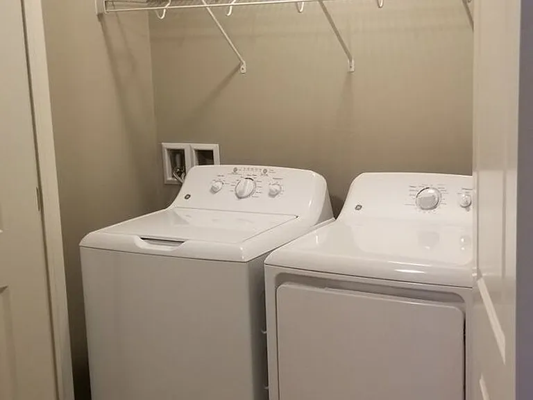 Chapel Hill Apartments — Photo 15