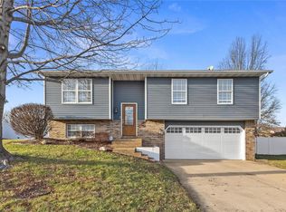 2324 Westchester Dr, Maryville, IL
