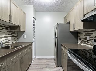 Redfern Gardens, Winnipeg, MB R2Y 2C7