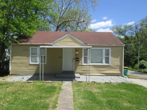10100 Lord Dr, Saint Louis, MO 63136