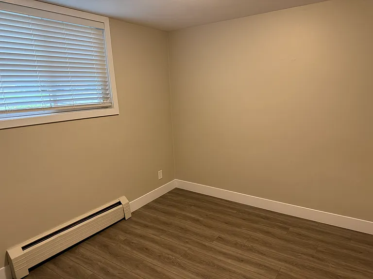 72 Barbara Cres — Photo 17