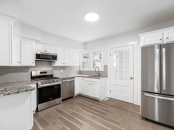 3rd image of 19-33 Richardson Ave #21
