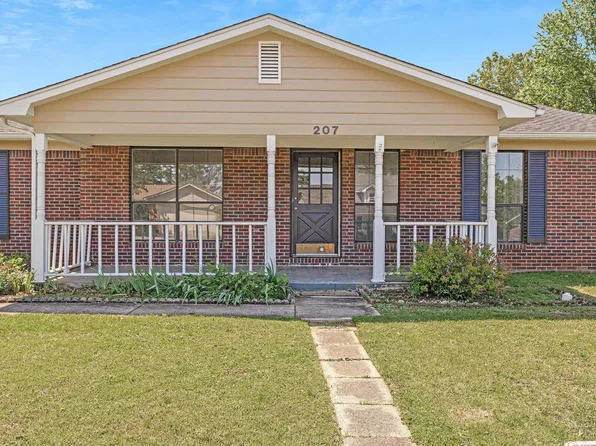 207 Barkwood Dr NE, Huntsville, AL 35811