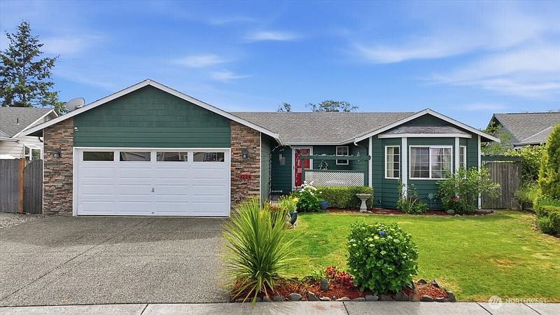 2nd image of 3226 64th Avenue NE