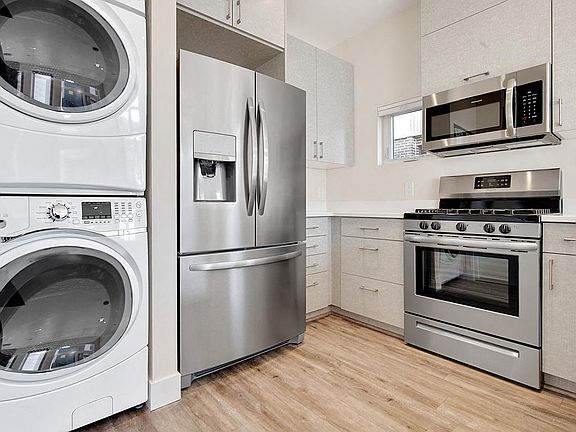 4th image of 3800 Franklin St #3808