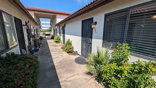 700 Orange Ave Photo 1