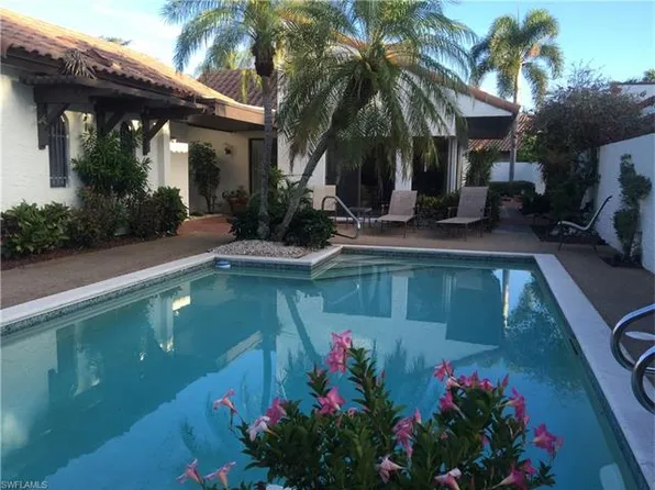 544 Tierra Mar Ln E, Naples, FL 34108